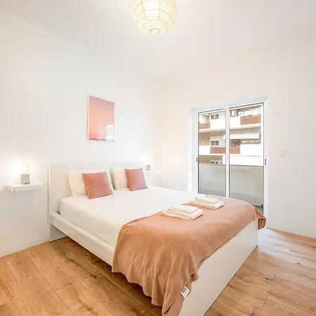 Guestready - Modern Comfort In Алмада