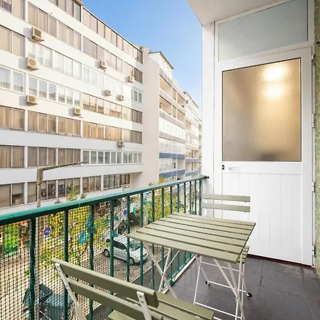Guestready - Modern Comfort In Appartement Almada